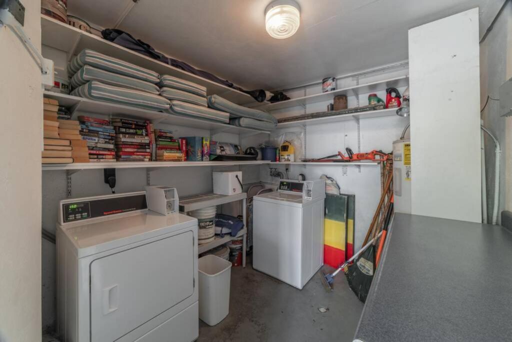 102-Tiny Treasure-Waterfront With Heated Pool Apartment St. Pete Beach Bagian luar foto