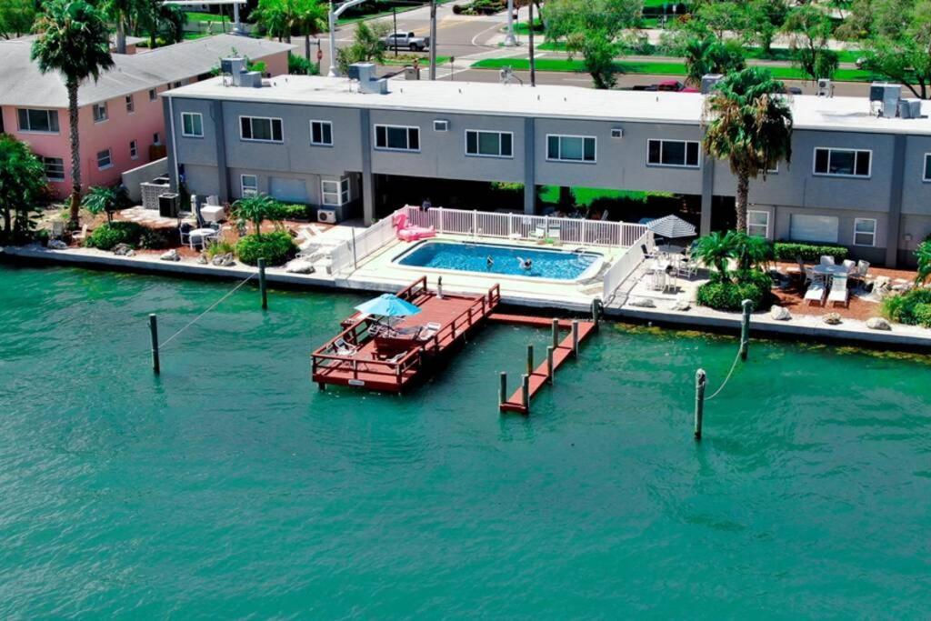 102-Tiny Treasure-Waterfront With Heated Pool Apartment St. Pete Beach Bagian luar foto
