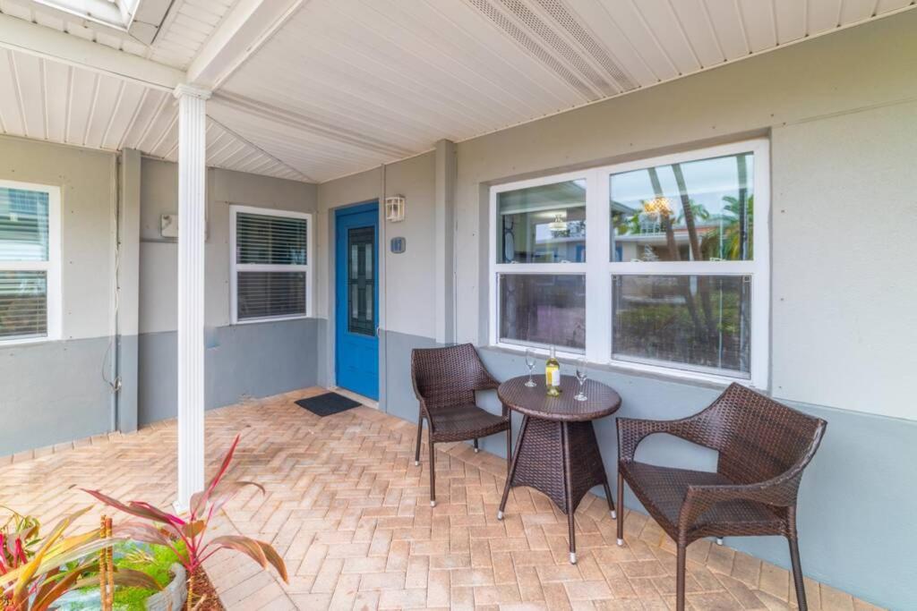 102-Tiny Treasure-Waterfront With Heated Pool Apartment St. Pete Beach Bagian luar foto