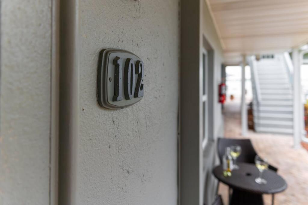 102-Tiny Treasure-Waterfront With Heated Pool Apartment St. Pete Beach Bagian luar foto