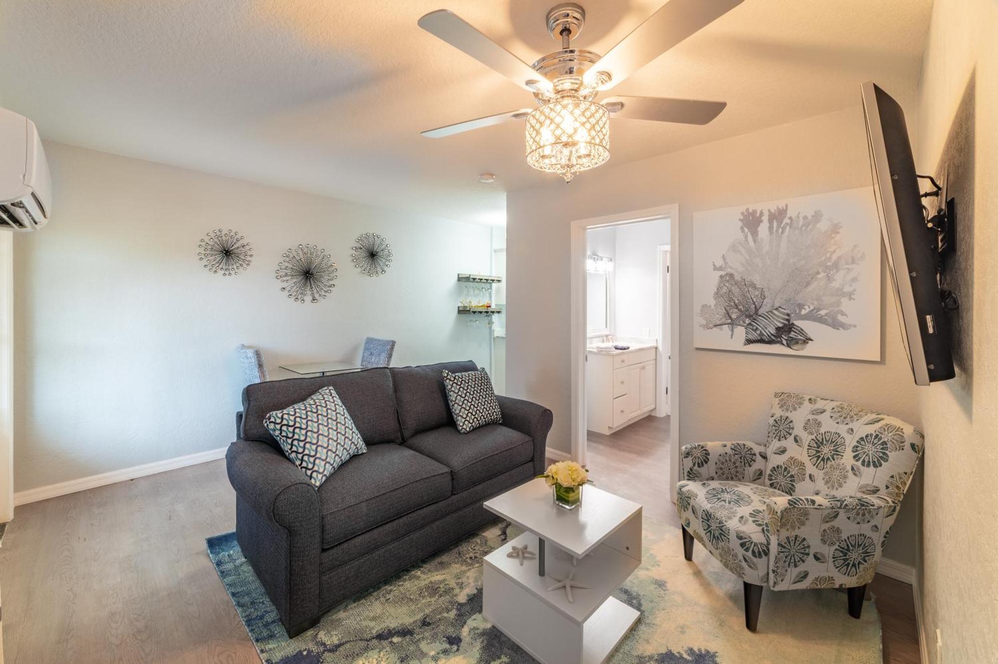 102-Tiny Treasure-Waterfront With Heated Pool Apartment St. Pete Beach Bagian luar foto